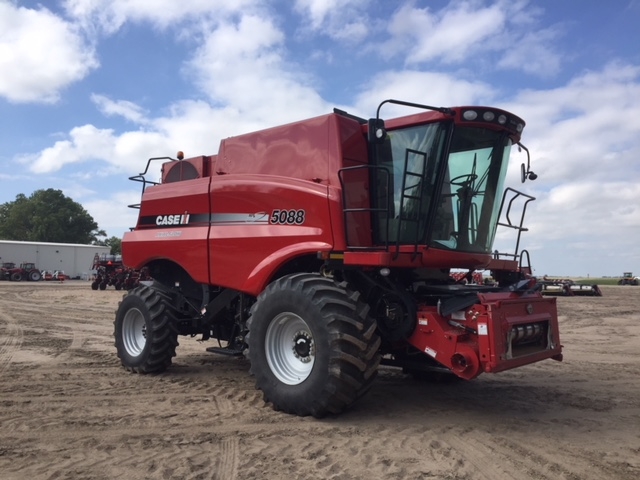 2011 Case IH 5088 combine from Titan Machinery